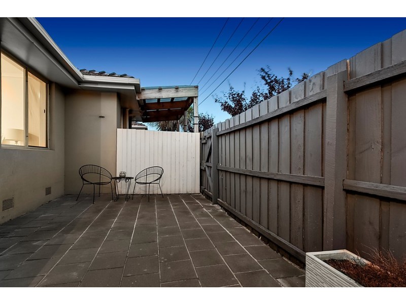 2/88 The Avenue, Spotswood VIC 3015