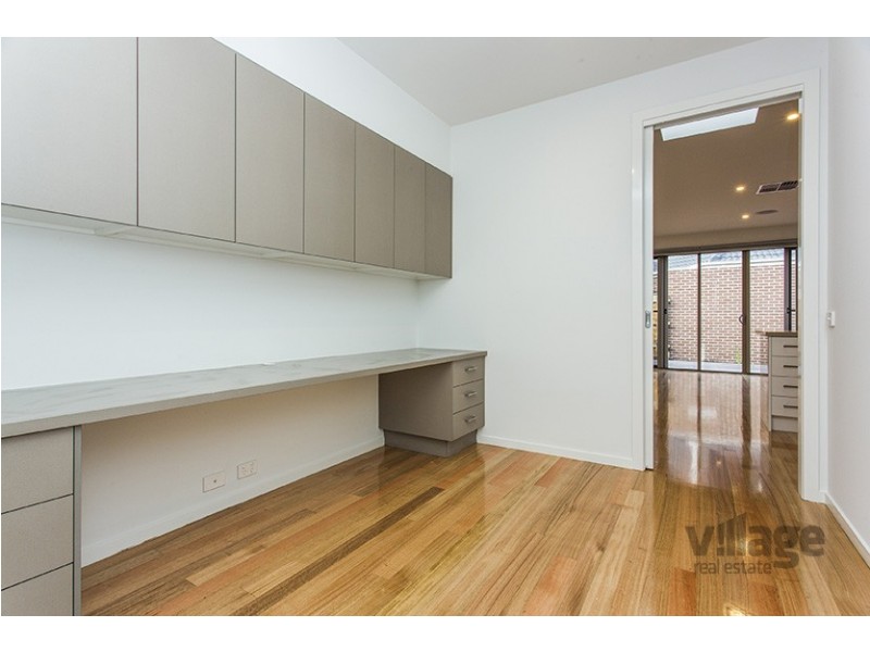 2/21 Ararat Street, Altona North VIC 3025