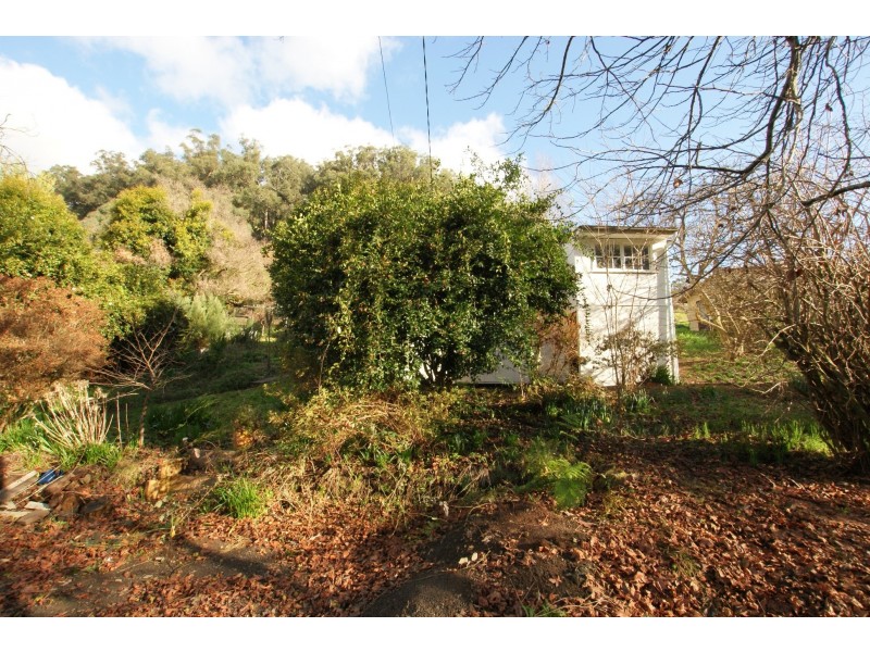 4 Lloyds Road, Powelltown VIC 3797