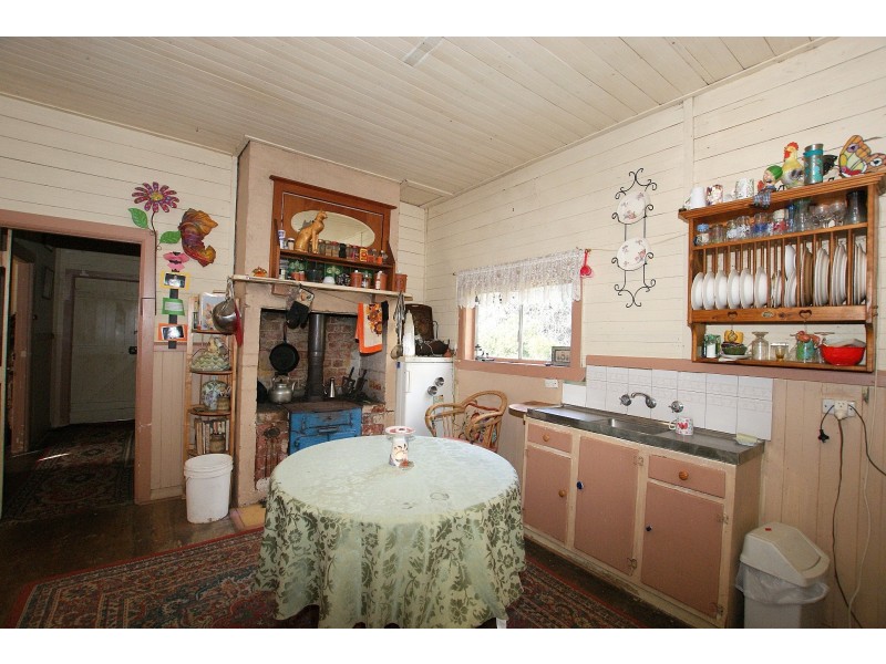 4 Lloyds Road, Powelltown VIC 3797