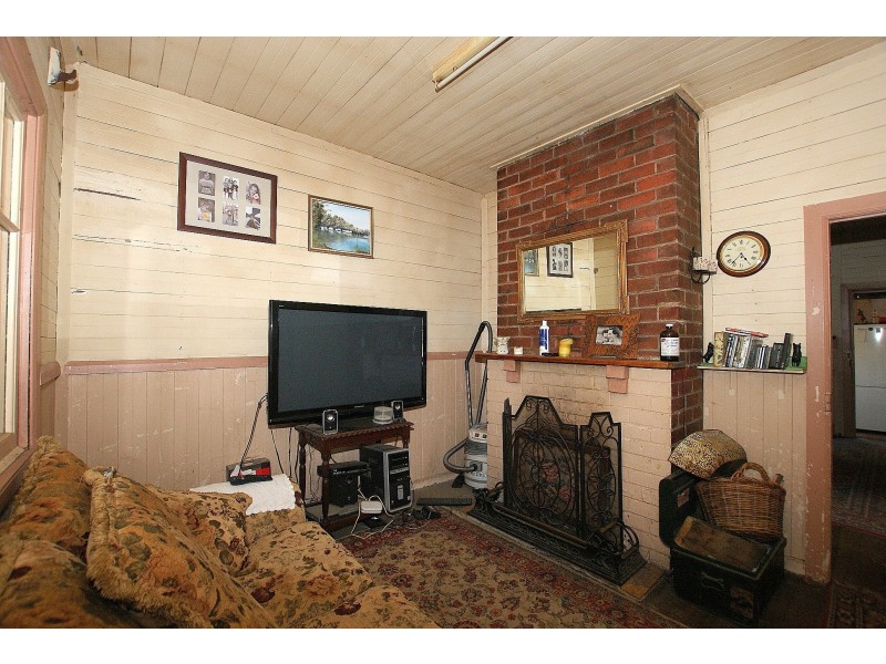 4 Lloyds Road, Powelltown VIC 3797