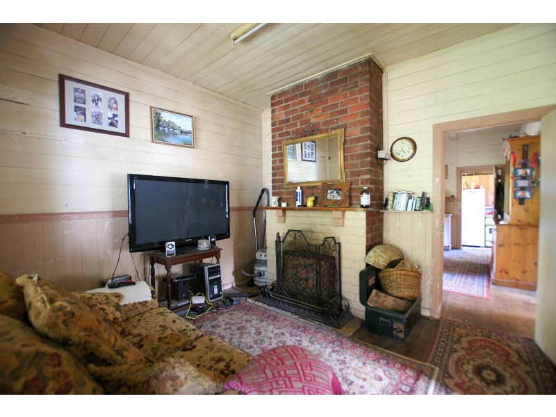 4 Lloyds Road, Powelltown VIC 3797