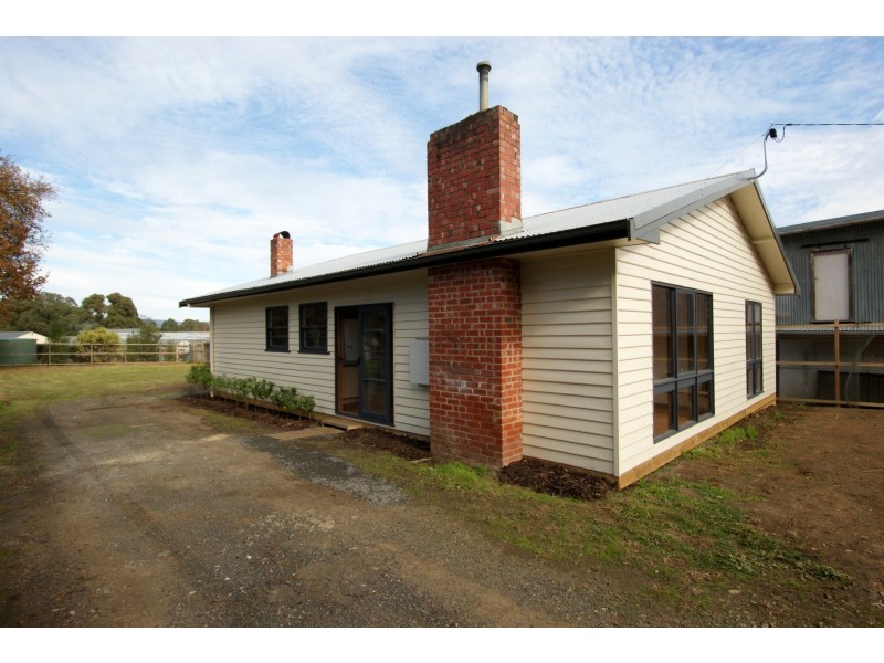 735 Old Warburton Road, Wesburn VIC 3799