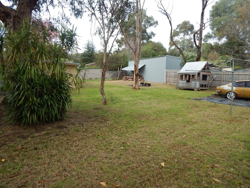 324 Warburton Highway, Wandin North VIC 3139