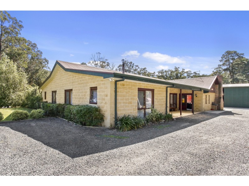 17 Forest Road, Wesburn VIC 3799