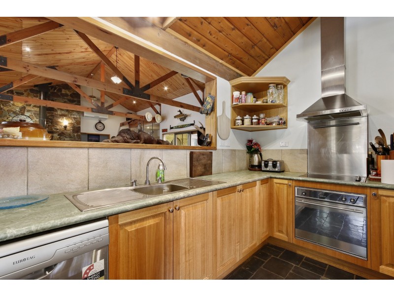 17 Forest Road, Wesburn VIC 3799