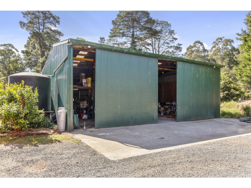 17 Forest Road, Wesburn VIC 3799