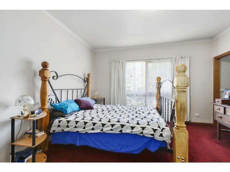 17 Forest Road, Wesburn VIC 3799