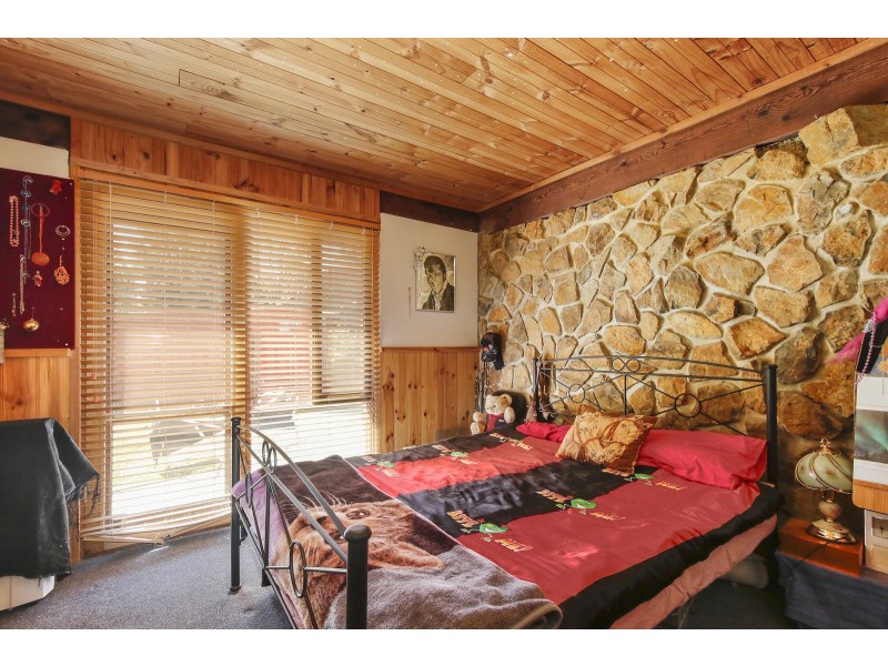 17 Forest Road, Wesburn VIC 3799