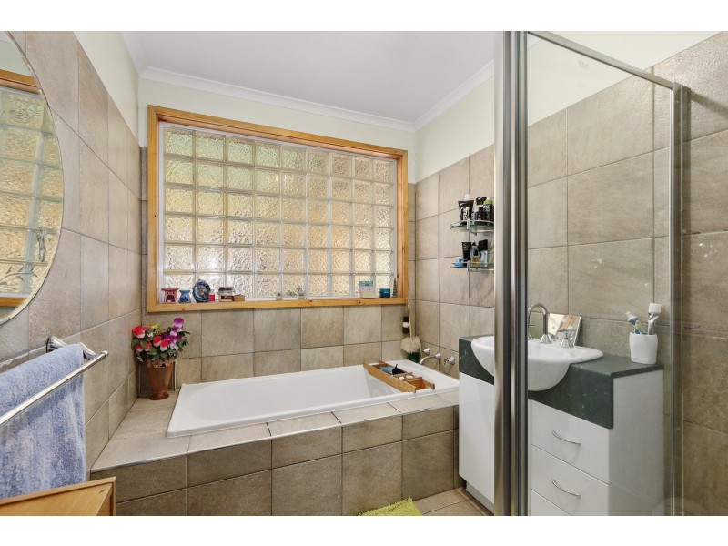 17 Forest Road, Wesburn VIC 3799
