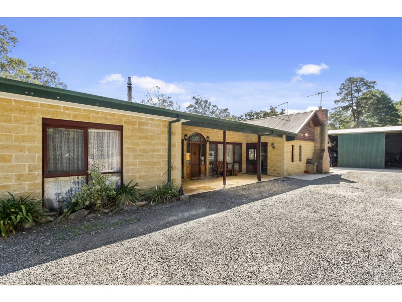 17 Forest Road, Wesburn VIC 3799