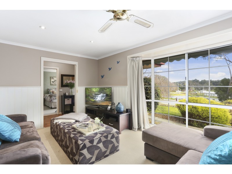 16 Connors Flat Road, Wandin North VIC 3139