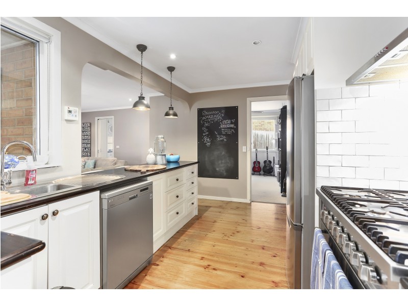 16 Connors Flat Road, Wandin North VIC 3139