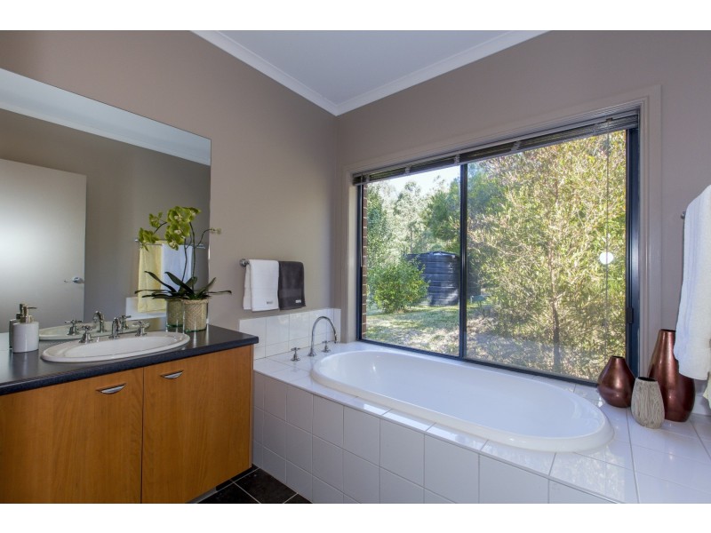 860 Woods Point Road, East Warburton VIC 3799