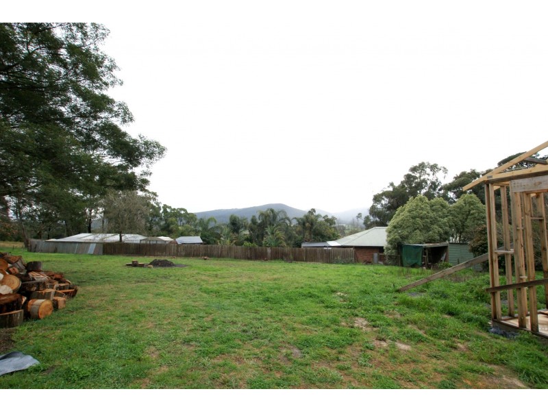 54 Braeside Drive, Launching Place VIC 3139