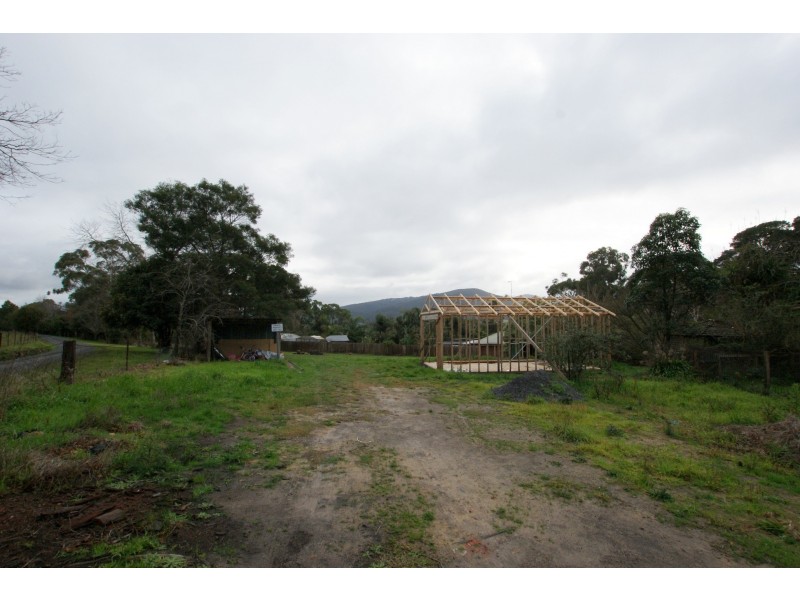 54 Braeside Drive, Launching Place VIC 3139