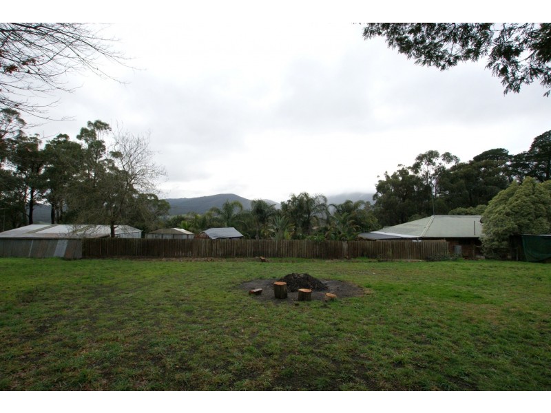 54 Braeside Drive, Launching Place VIC 3139