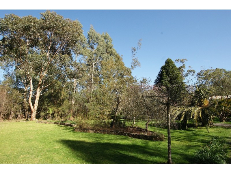 40 Gembrook Road, Launching Place VIC 3139