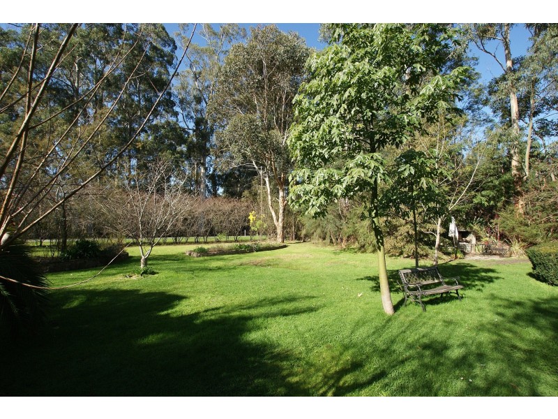 40 Gembrook Road, Launching Place VIC 3139