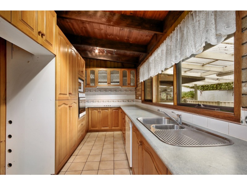 8 Farrar Way, Wandin North VIC 3139