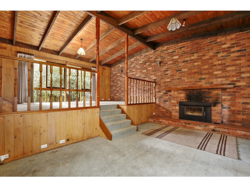 8 Farrar Way, Wandin North VIC 3139