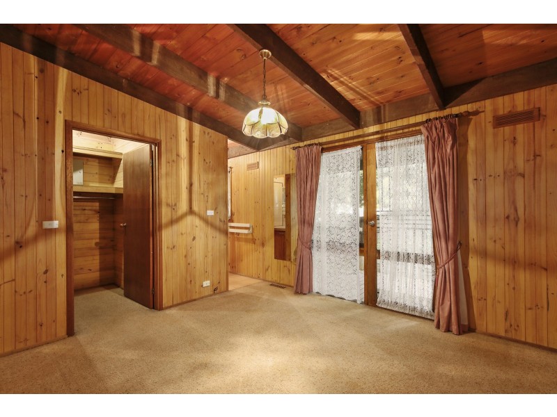 8 Farrar Way, Wandin North VIC 3139