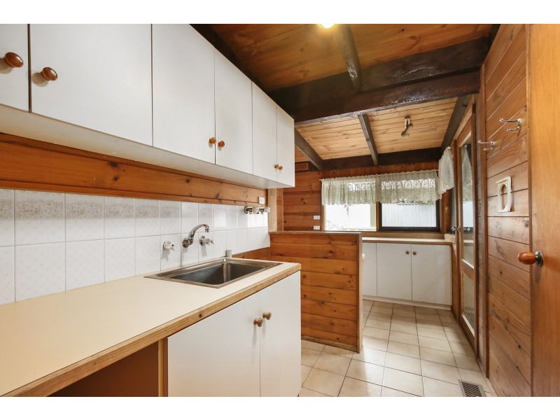 8 Farrar Way, Wandin North VIC 3139