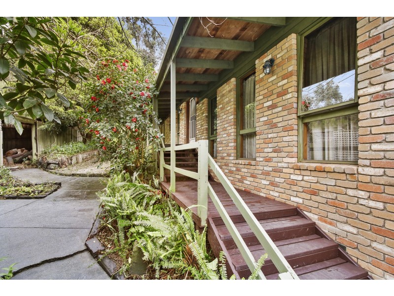 8 Farrar Way, Wandin North VIC 3139