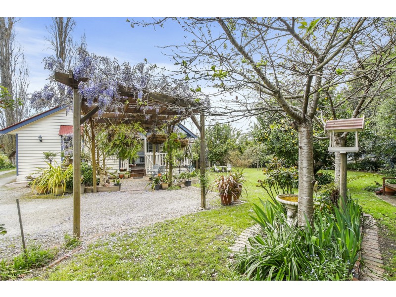 5 Station Road, Wesburn VIC 3799