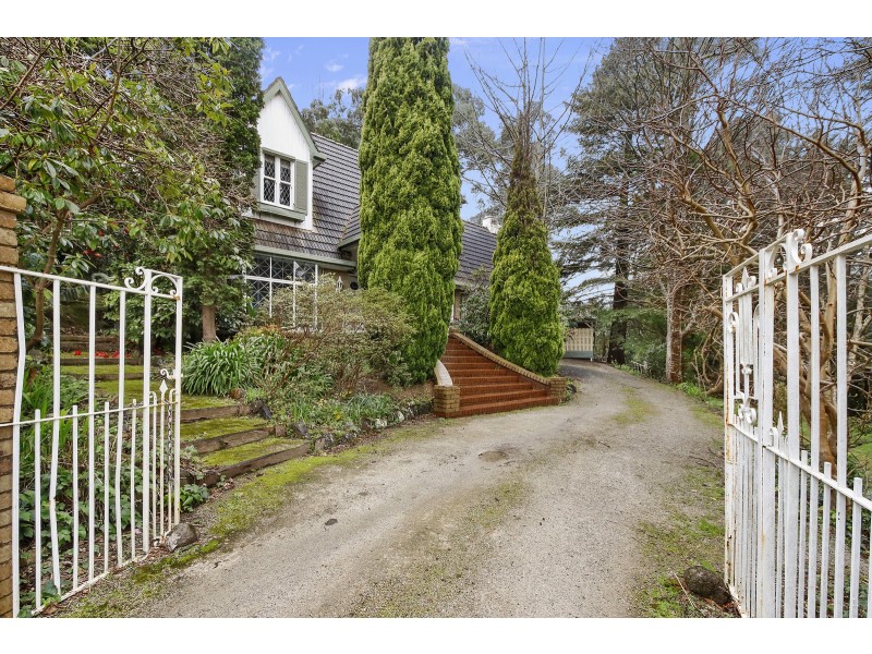 5 Martyr Road, Warburton VIC 3799