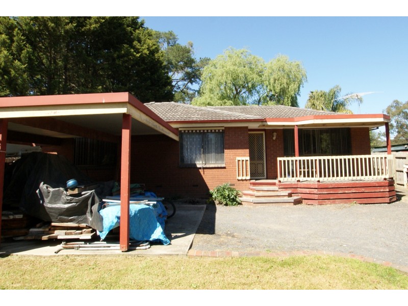 300 Warburton Highway, Wandin North VIC 3139