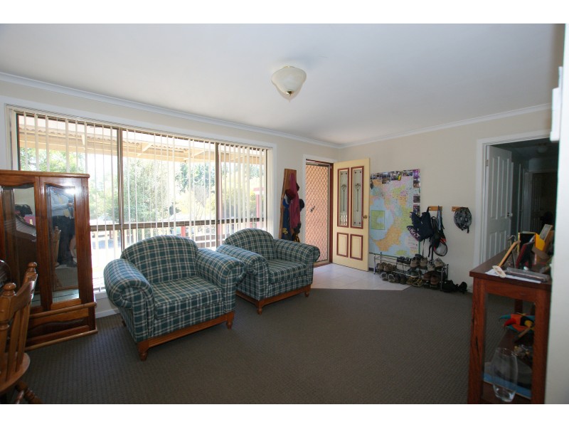 300 Warburton Highway, Wandin North VIC 3139