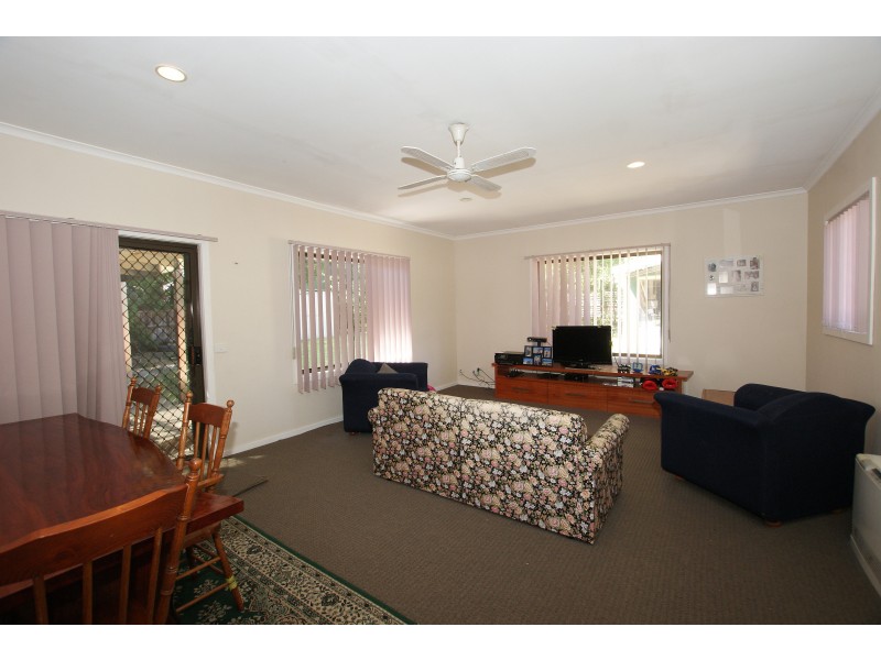 300 Warburton Highway, Wandin North VIC 3139