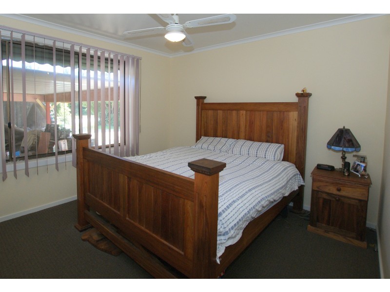 300 Warburton Highway, Wandin North VIC 3139