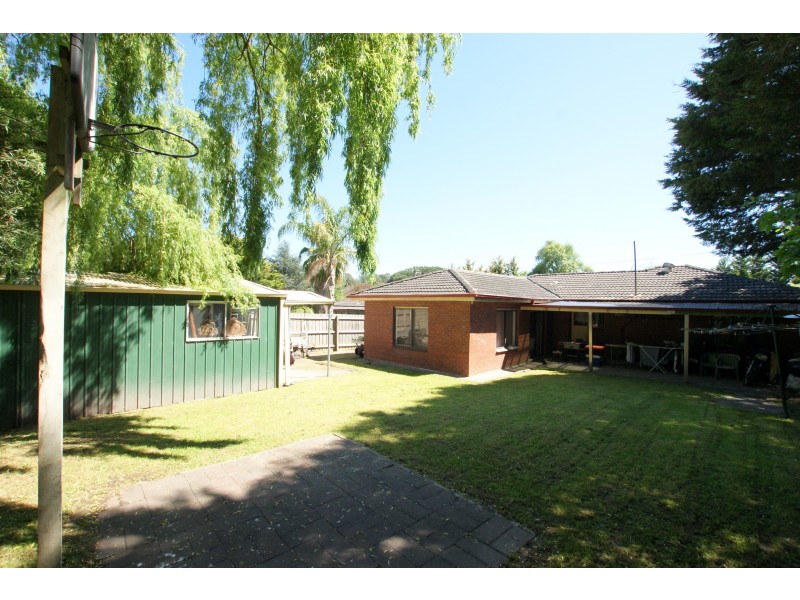 300 Warburton Highway, Wandin North VIC 3139