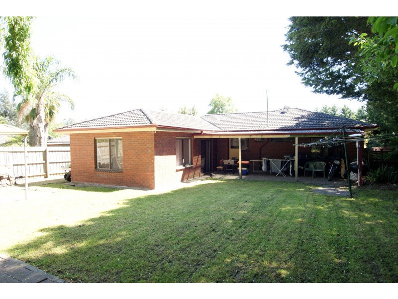 300 Warburton Highway, Wandin North VIC 3139