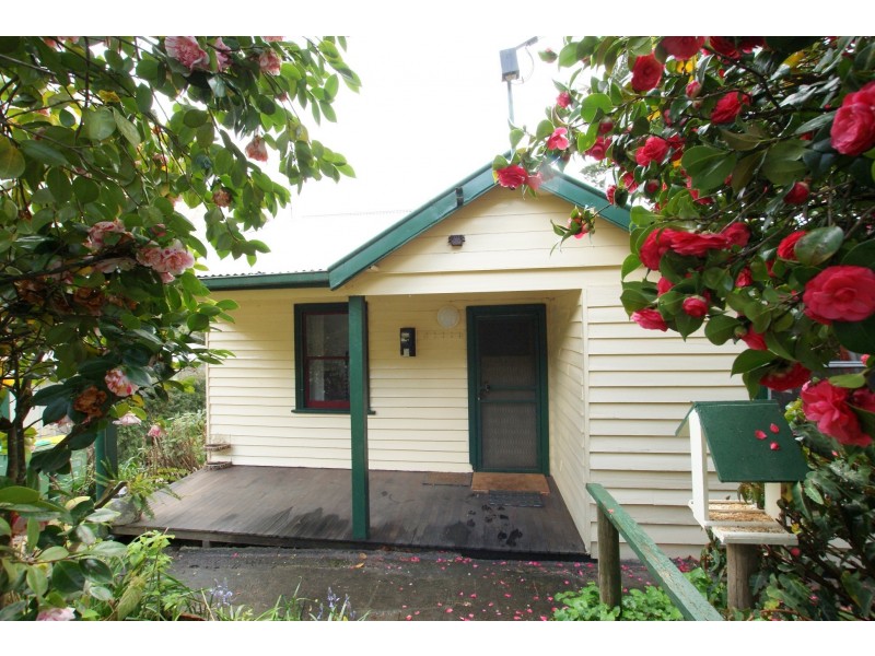 32 Riverside Drive, Warburton VIC 3799