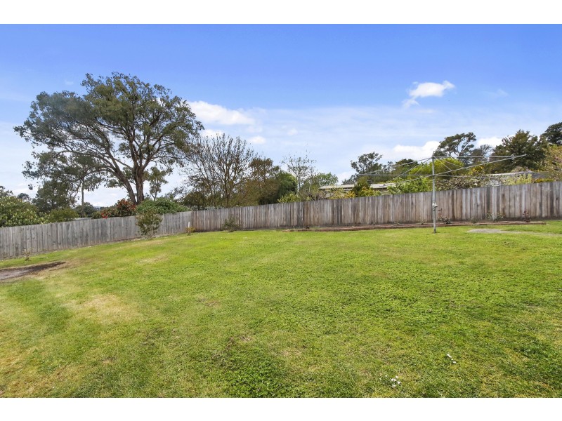 335 Warburton Highway, Wandin North VIC 3139