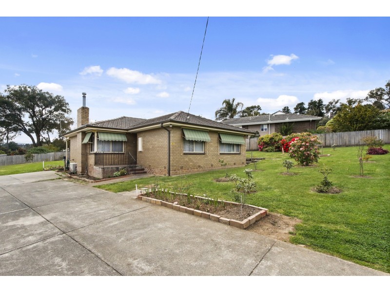 335 Warburton Highway, Wandin North VIC 3139