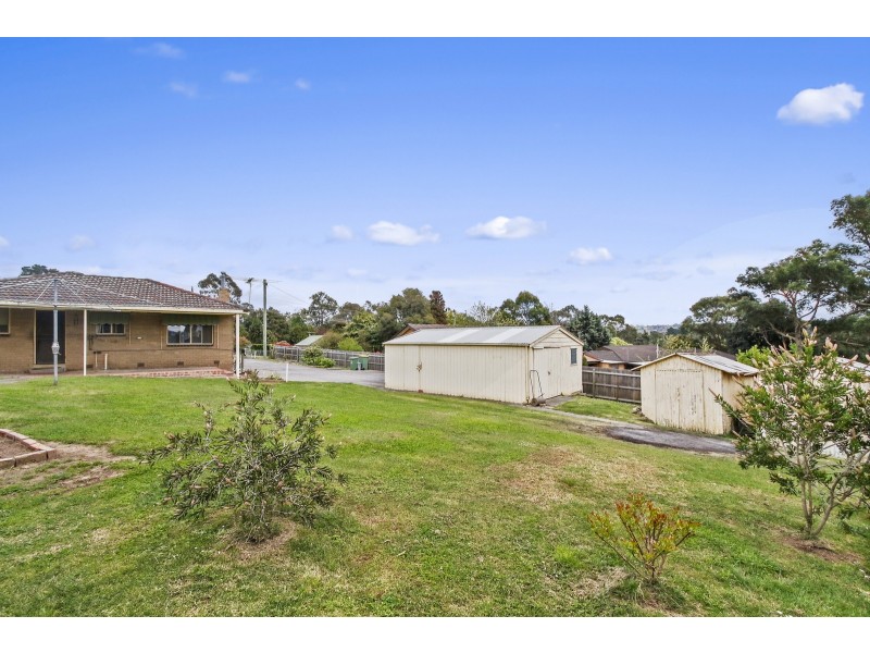 335 Warburton Highway, Wandin North VIC 3139