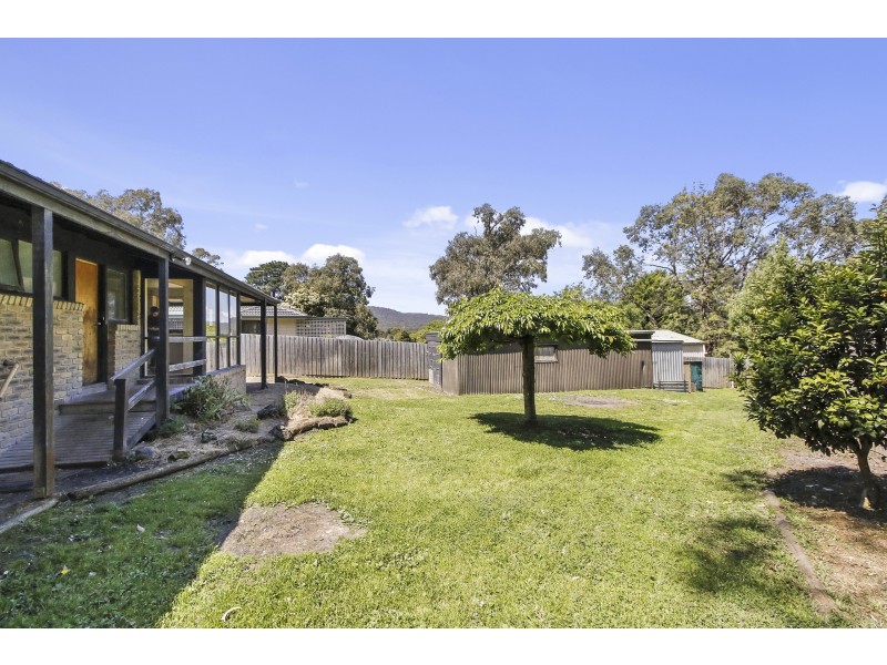 2 Fern Court, Launching Place VIC 3139