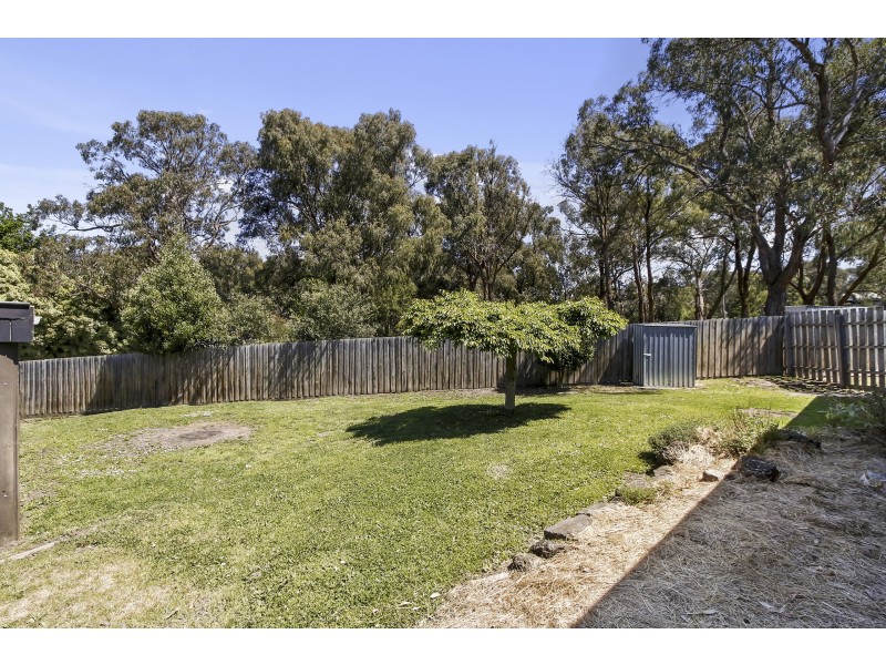 2 Fern Court, Launching Place VIC 3139