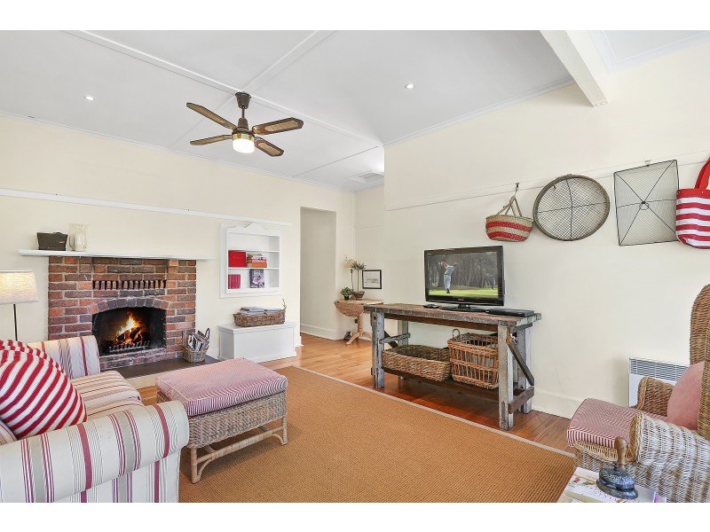 65 Gardenhill Road, Launching Place VIC 3139