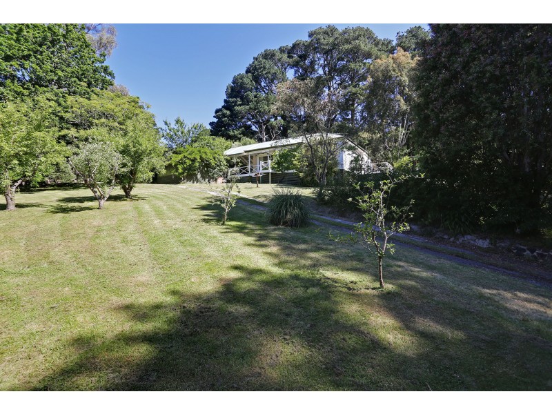 65 Gardenhill Road, Launching Place VIC 3139