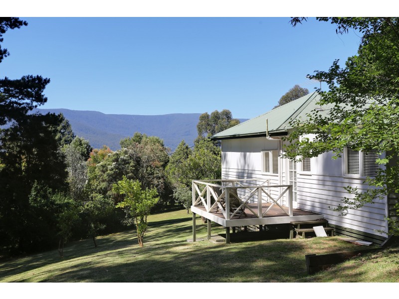 65 Gardenhill Road, Launching Place VIC 3139