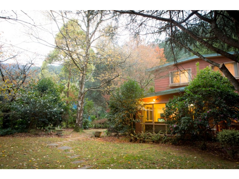 189 Woods Point Road, Warburton VIC 3799