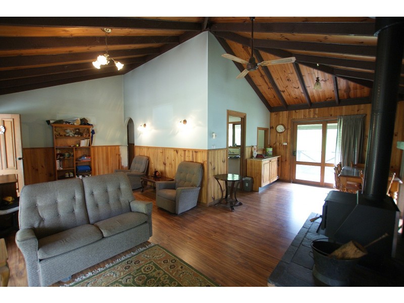 50 Corbetts Road, Launching Place VIC 3139