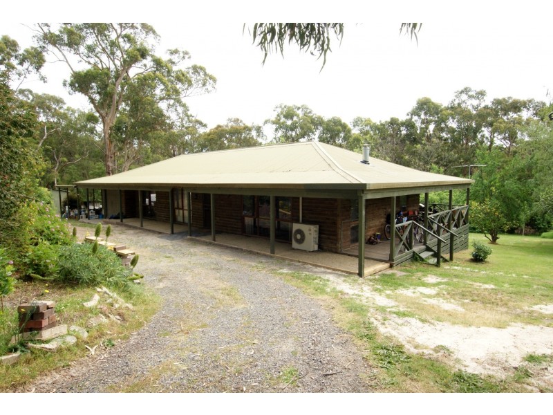 50 Corbetts Road, Launching Place VIC 3139