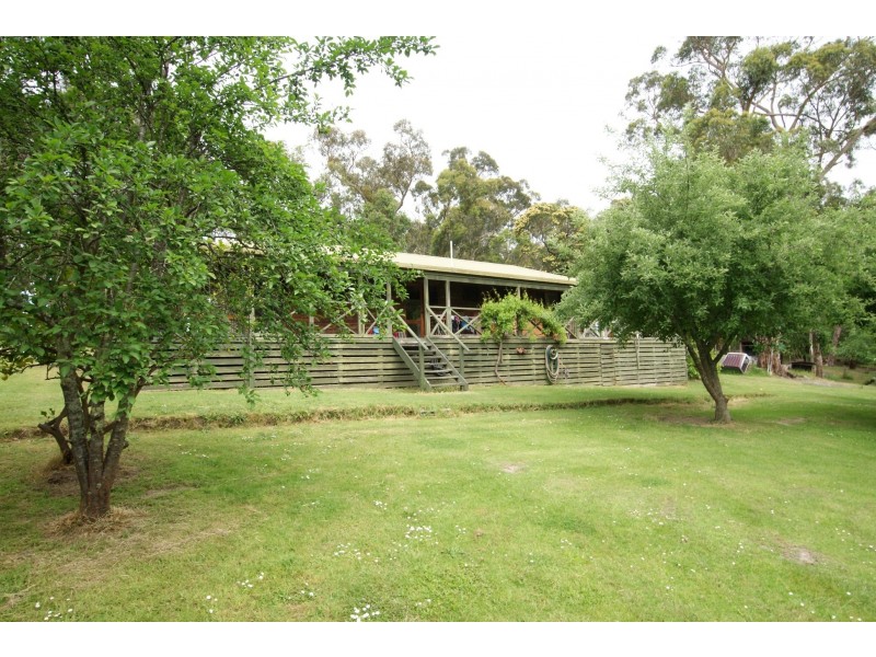 50 Corbetts Road, Launching Place VIC 3139
