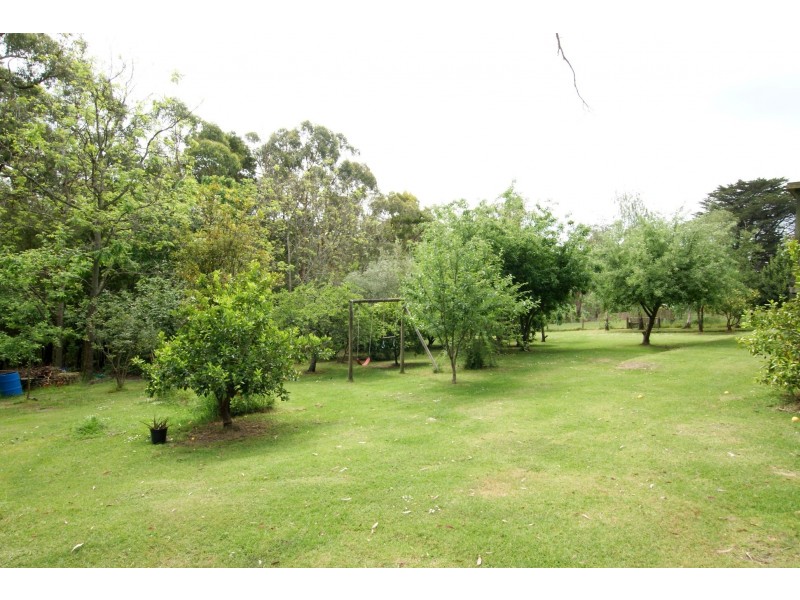 50 Corbetts Road, Launching Place VIC 3139